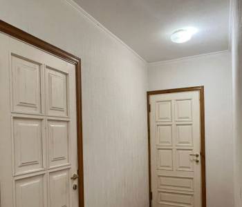 Продается Многокомнатная квартира, 140 м²