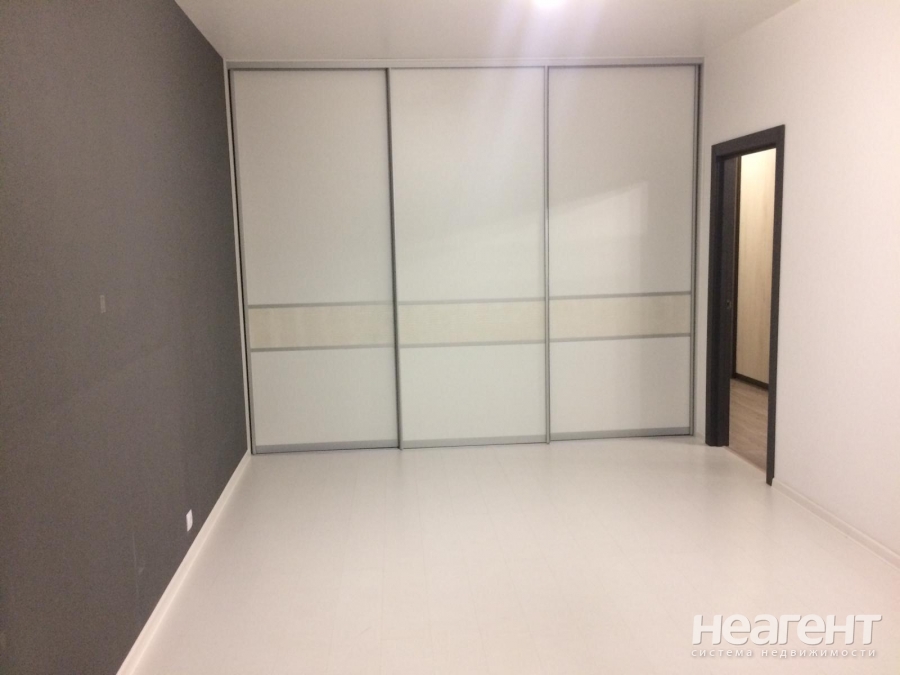 Продается 1-комнатная квартира, 59 м²