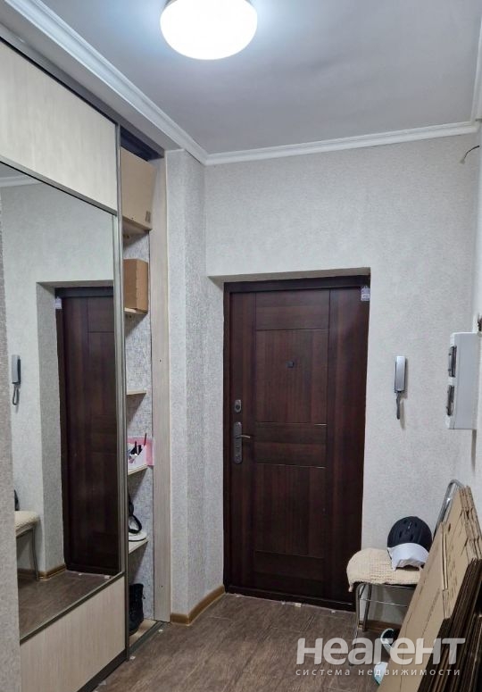 Продается 1-комнатная квартира, 44 м²