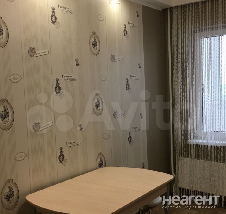 Сдается 1-комнатная квартира, 41 м²