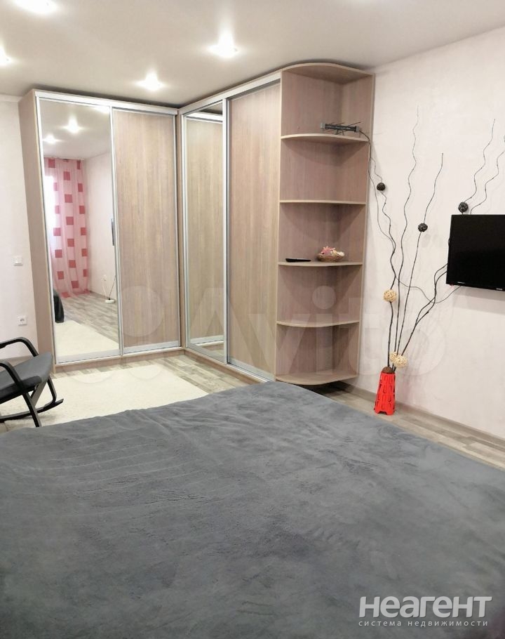 Продается 1-комнатная квартира, 40,6 м²