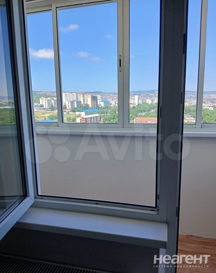 Продается 1-комнатная квартира, 332 м²