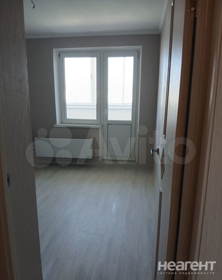 Продается 1-комнатная квартира, 332 м²