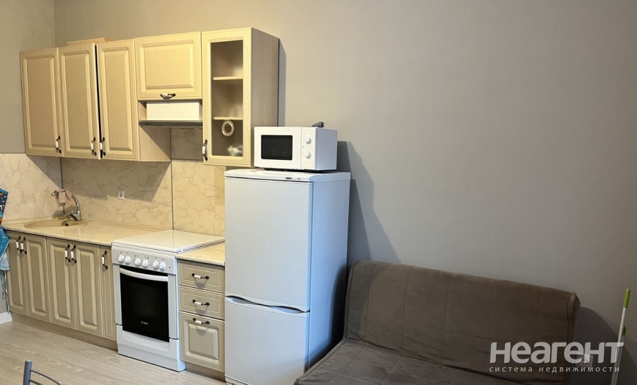 Продается 1-комнатная квартира, 45 м²