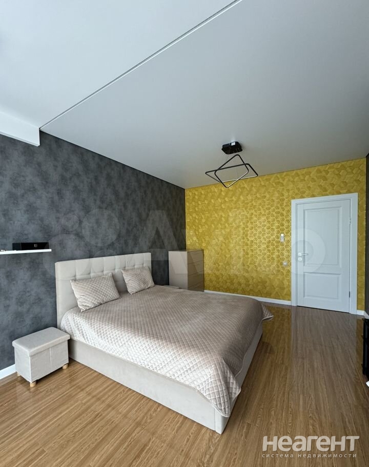 Продается 1-комнатная квартира, 67 м²