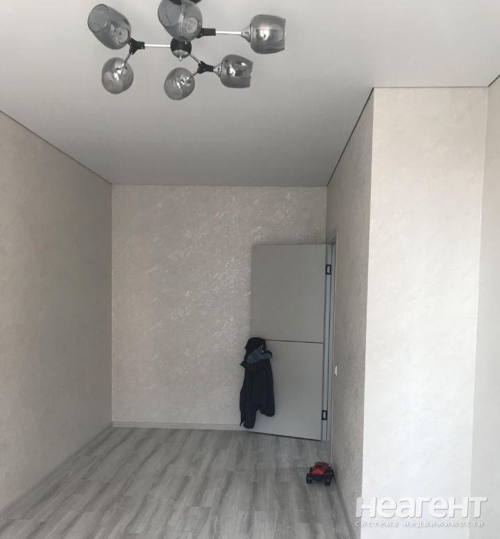 Продается 1-комнатная квартира, 39 м²