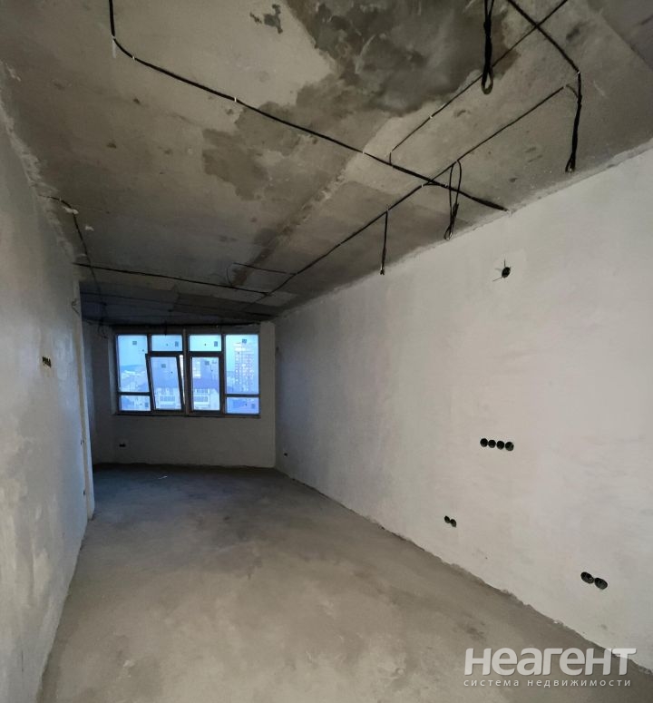 Продается 1-комнатная квартира, 55 м²