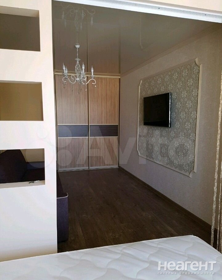 Сдается 1-комнатная квартира, 51 м²