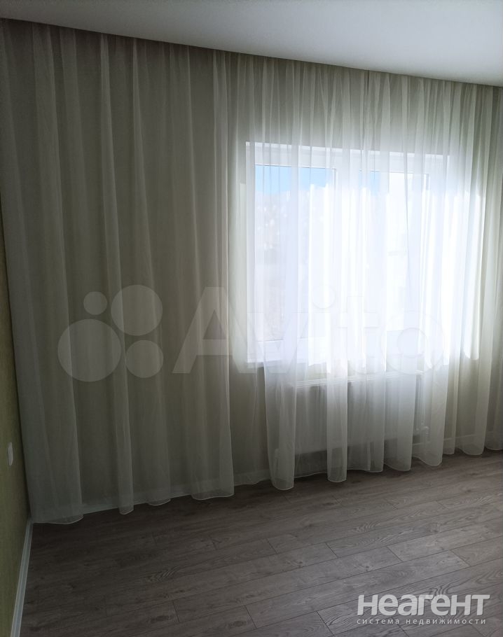 Продается 1-комнатная квартира, 42 м²