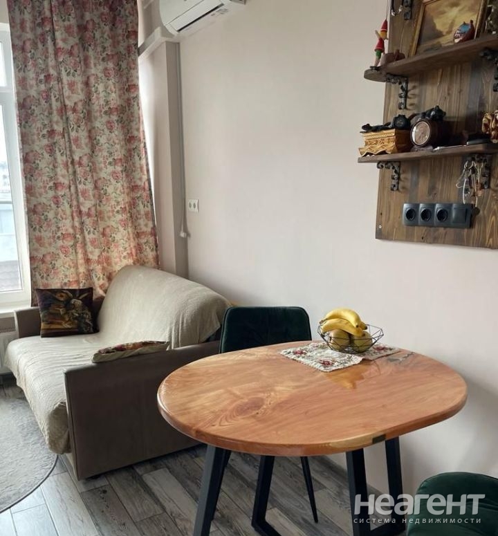 Продается 1-комнатная квартира, 38 м²