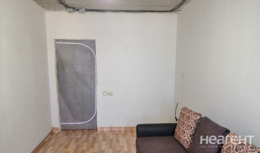 Продается 1-комнатная квартира, 42,1 м²