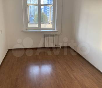 Продается Многокомнатная квартира, 83 м²