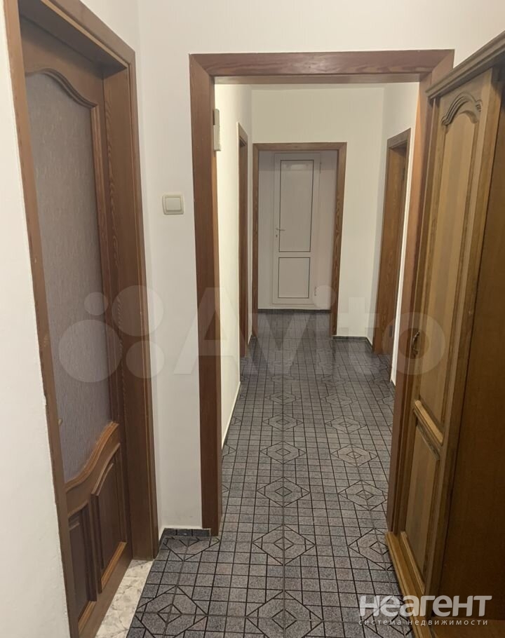 Продается Многокомнатная квартира, 83 м²