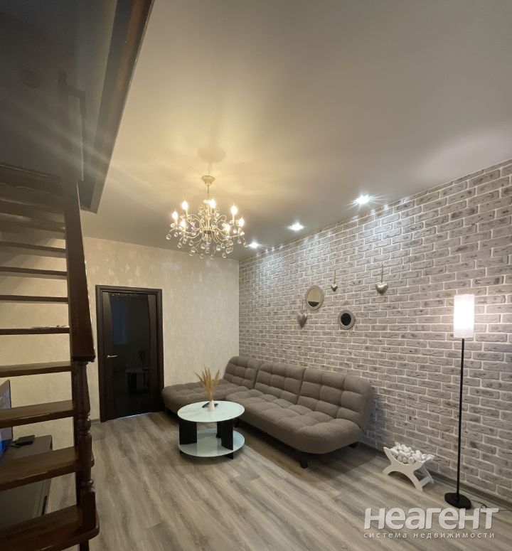 Продается Многокомнатная квартира, 114 м²