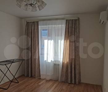 Продается 1-комнатная квартира, 37 м²