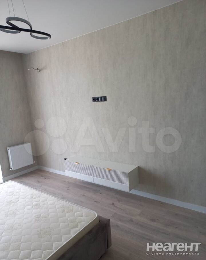 Продается 1-комнатная квартира, 46 м²