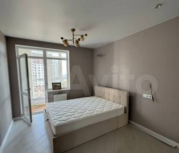 Продается 1-комнатная квартира, 43 м²