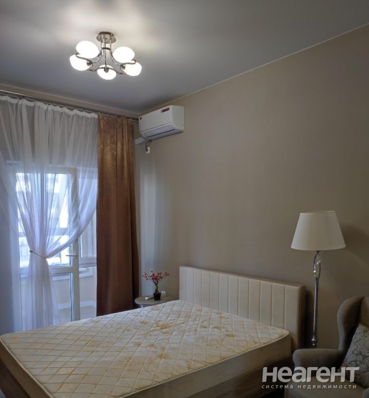 Сдается 1-комнатная квартира, 39 м²