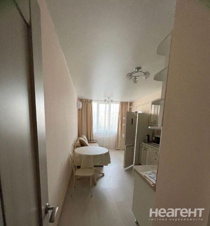 Сдается 1-комнатная квартира, 42 м²