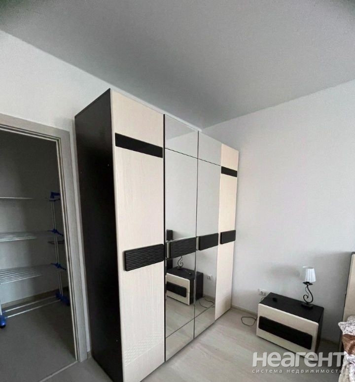 Сдается 1-комнатная квартира, 42 м²