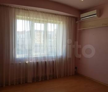 Продается 1-комнатная квартира, 60,1 м²