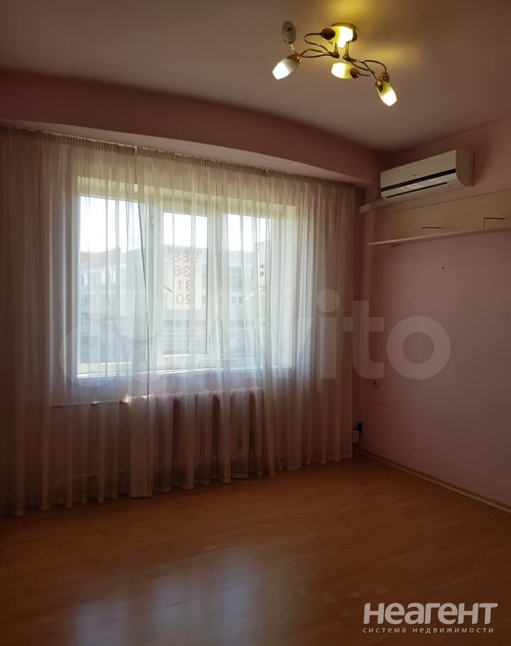 Продается 1-комнатная квартира, 60,1 м²