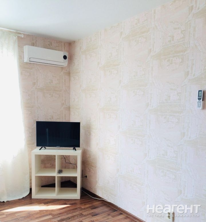 Сдается 1-комнатная квартира, 50 м²