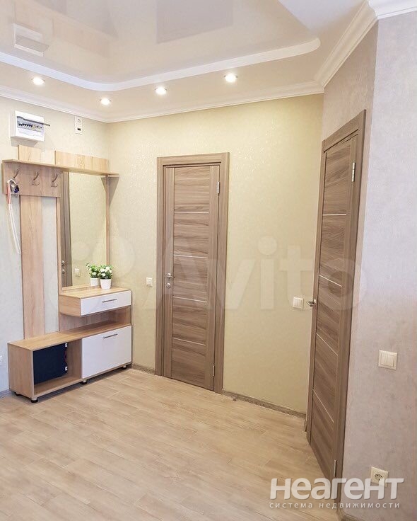 Продается 1-комнатная квартира, 42 м²