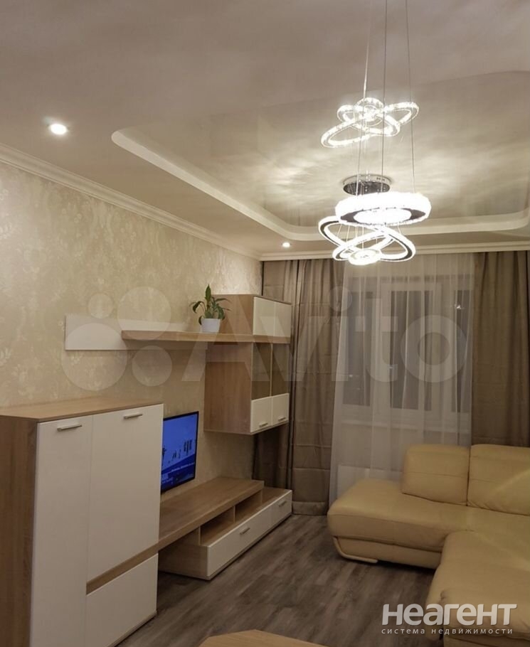 Продается 1-комнатная квартира, 42 м²