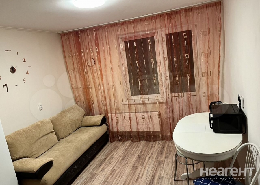 Продается 1-комнатная квартира, 32 м²