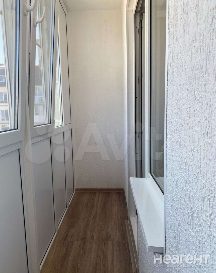 Продается 1-комнатная квартира, 54 м²