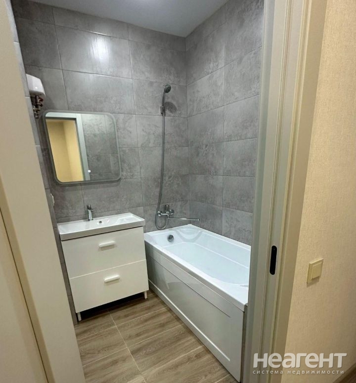 Продается 1-комнатная квартира, 36 м²