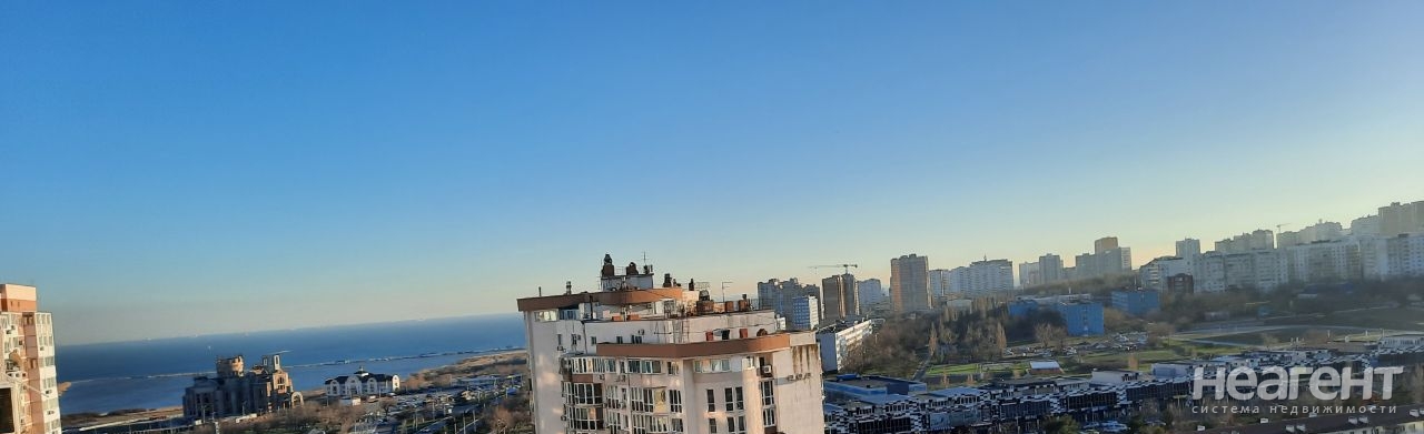 Продается 1-комнатная квартира, 42 м²