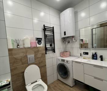 Продается Многокомнатная квартира, 76 м²