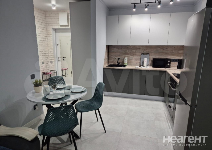 Сдается 1-комнатная квартира, 42 м²