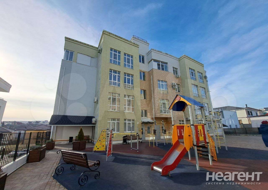 Продается 1-комнатная квартира, 43 м²