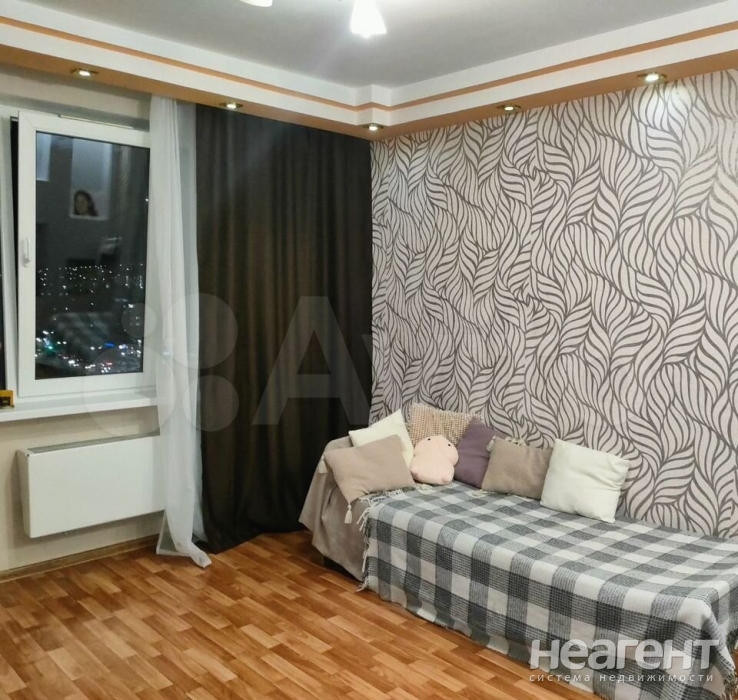 Продается 1-комнатная квартира, 38 м²