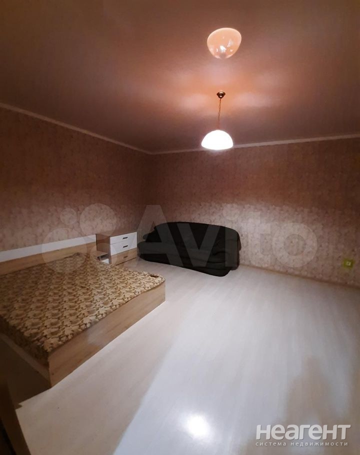 Сдается 1-комнатная квартира, 50 м²