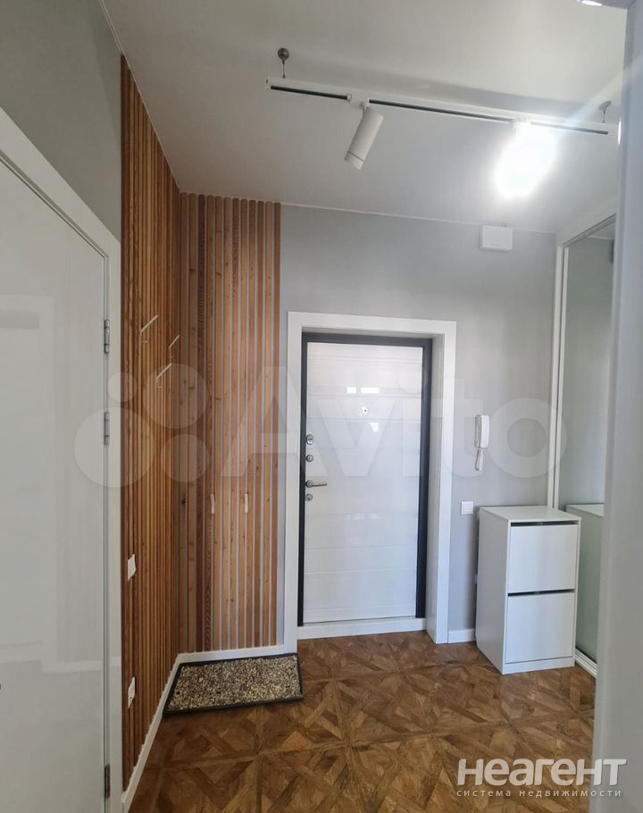 Сдается 1-комнатная квартира, 42 м²