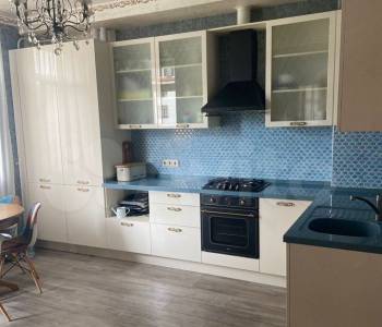 Продается 1-комнатная квартира, 67 м²