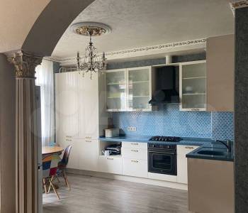 Продается 1-комнатная квартира, 67 м²