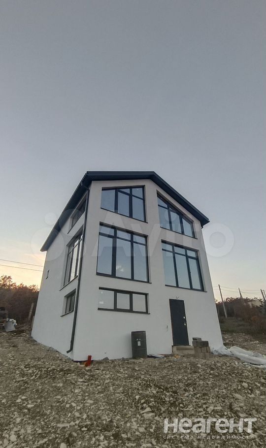 Продается Дом, 180 м²