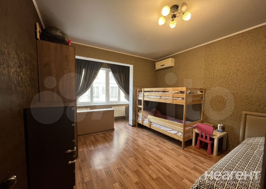 Продается 1-комнатная квартира, 50 м²