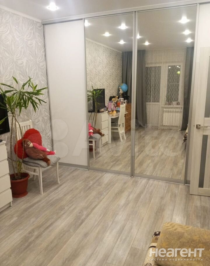 Продается 1-комнатная квартира, 35 м²