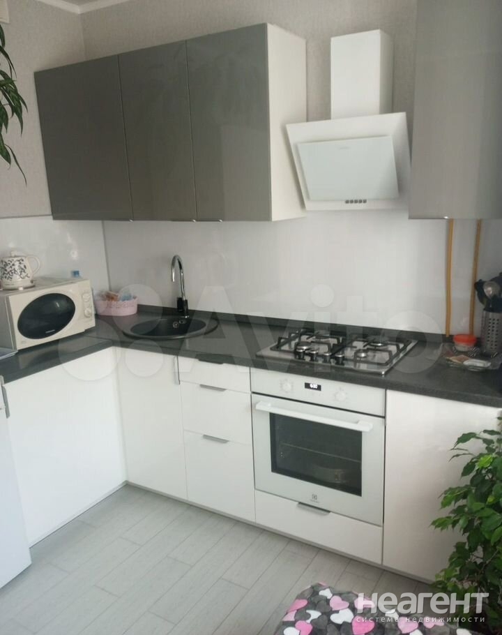 Продается 1-комнатная квартира, 35 м²