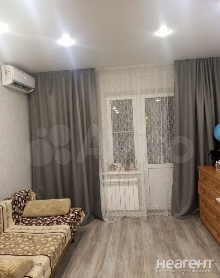 Продается 1-комнатная квартира, 35 м²