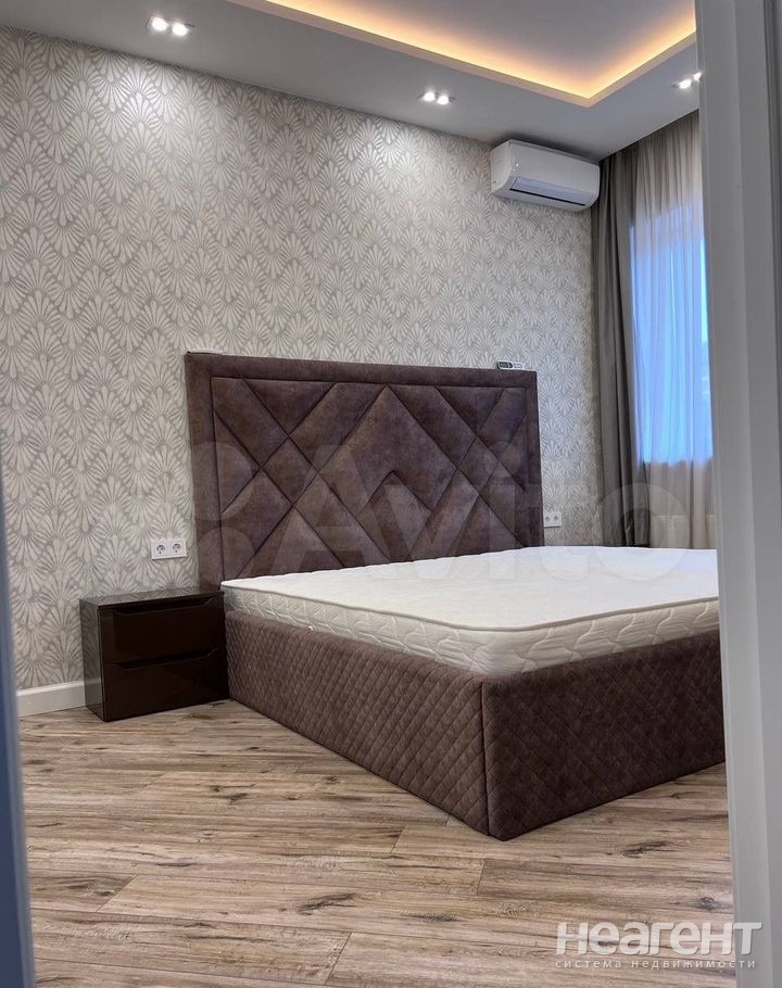 Продается 1-комнатная квартира, 68 м²