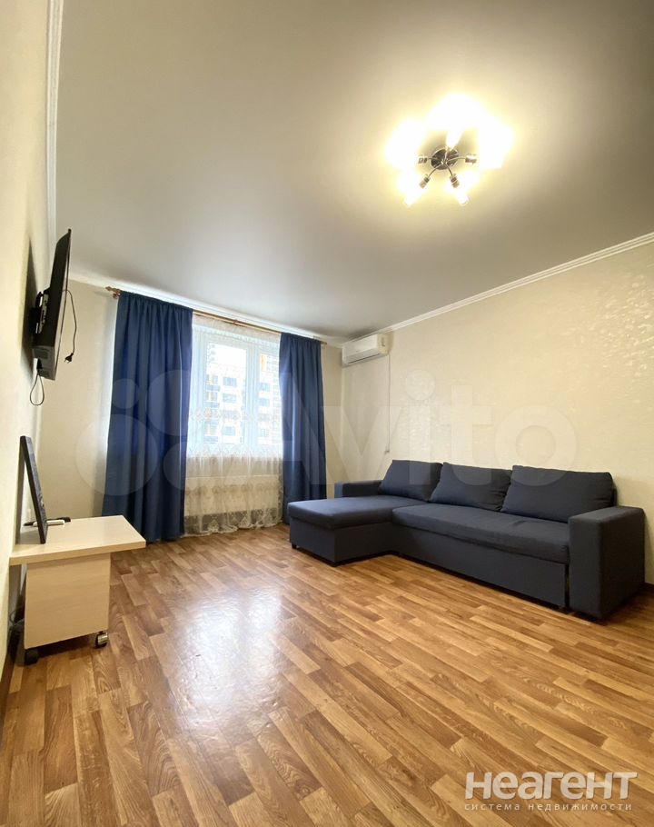 Сдается 1-комнатная квартира, 40 м²