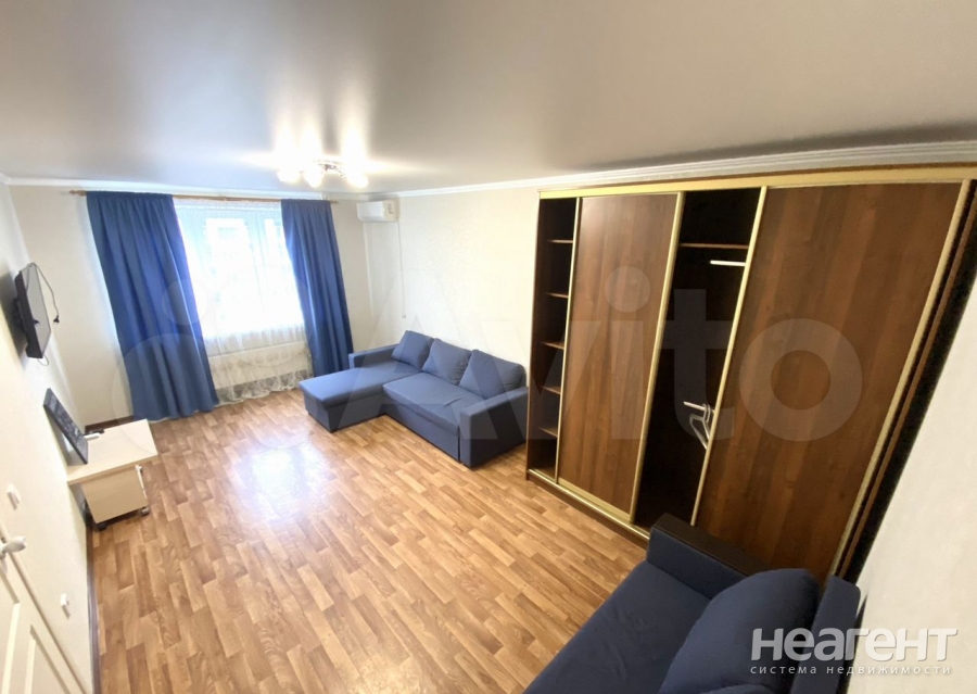 Сдается 1-комнатная квартира, 40 м²