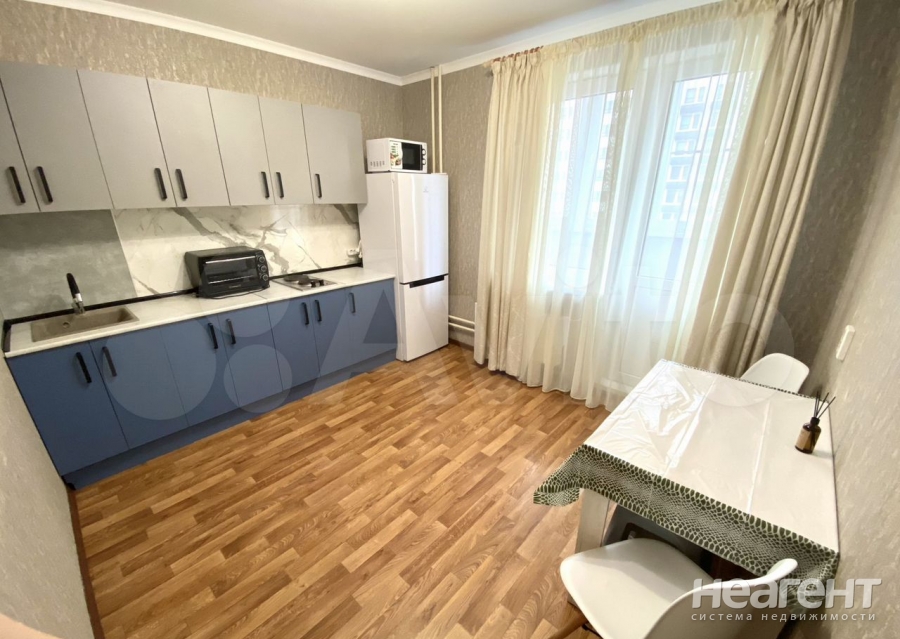 Сдается 1-комнатная квартира, 40 м²